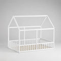 Kinderhausbett 140 × 200 cm, Montessori-Bodenbett in Hausform aus massivem Kiefernholz mit Rausfallschutz und Lattenrost, Weiß